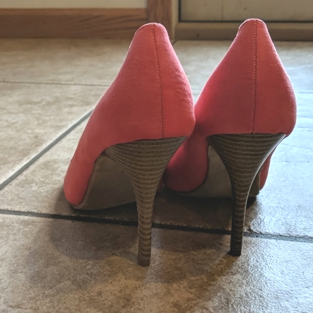 Charming Charlie coral suede peeptoe high heels 10 - Picture 11 of 11